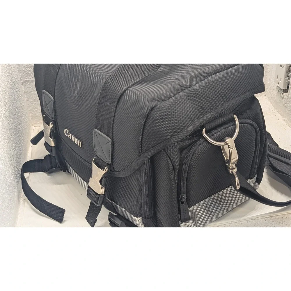 Camera Canon Camera Bag Travel Shoulder Strap Several Pockets Metal Clips